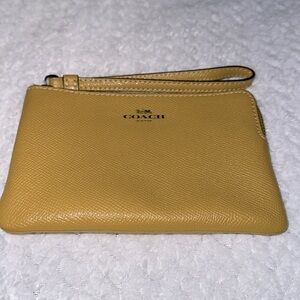 Coach wristlet, mustard yellow, 2 card slots
